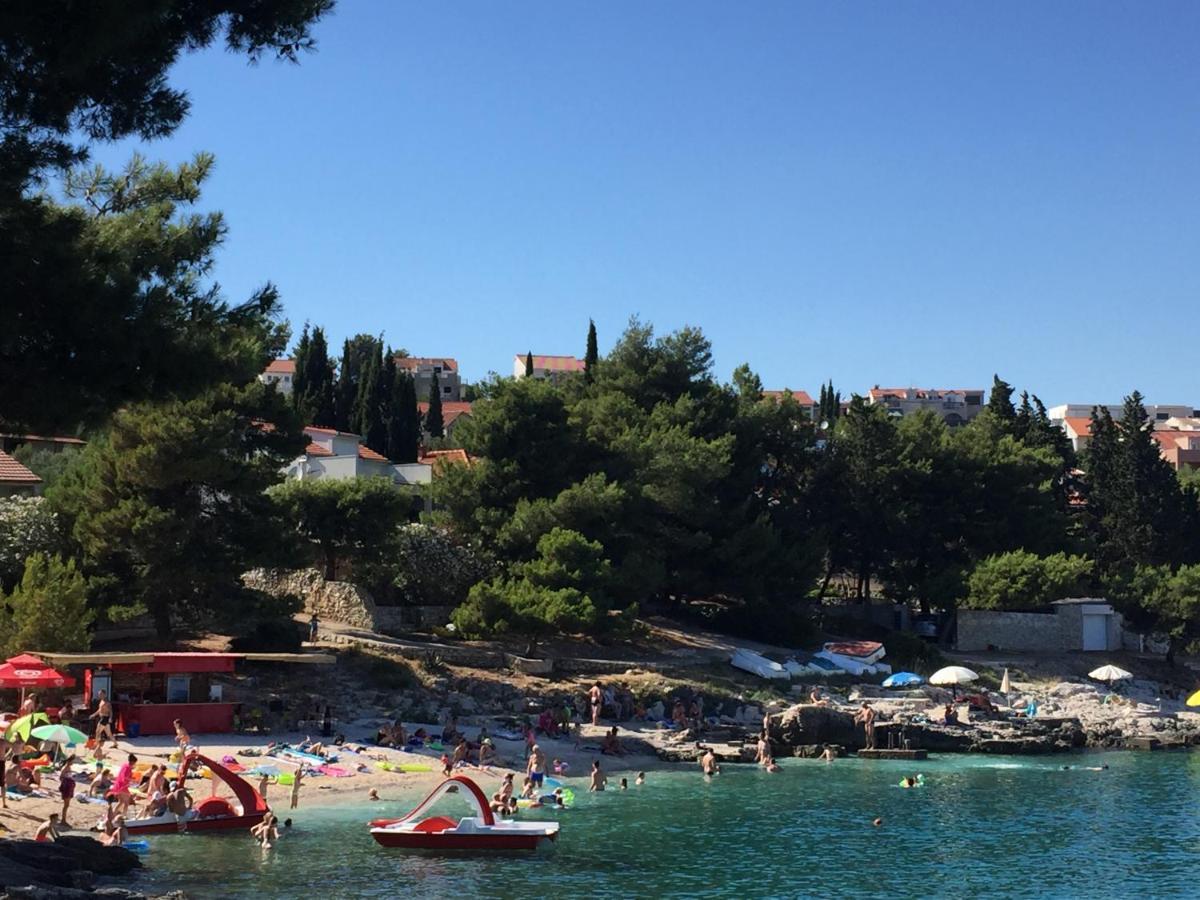 Villa Dani Sea & Pool Apartments Trogir Exterior photo